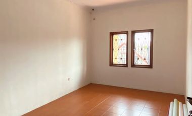 Rumah SHM Tanah Luas 16 Menit ke RS Permata Depok Bebas Banjir J-49514