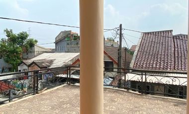 Rumah SHM Tanah Luas 16 Menit ke RS Permata Depok Bebas Banjir J-49514