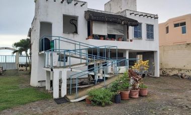 Puerto Cayo - Villa La Boca: Se Vende Casa en Zona Rural y Frente al Mar en Puerto Cayo