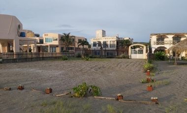 Puerto Cayo - Villa La Boca: Se Vende Casa en Zona Rural y Frente al Mar en Puerto Cayo