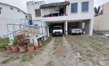 Puerto Cayo - Villa La Boca: Se Vende Casa en Zona Rural y Frente al Mar en Puerto Cayo