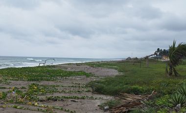 Puerto Cayo - Villa La Boca: Se Vende Casa en Zona Rural y Frente al Mar en Puerto Cayo