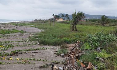 Puerto Cayo - Villa La Boca: Se Vende Casa en Zona Rural y Frente al Mar en Puerto Cayo