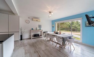 CASA EN VENTA COSTA ESMERALDA - BARRIO GOLF II 554