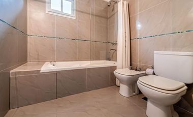 CASA EN VENTA COSTA ESMERALDA - BARRIO GOLF II 554