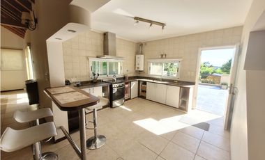 CHALET 4 DORM CON PILETA  ALQUILER TEMPORADA SIERRA DE LOS PADRES