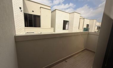casa en arriendo en altos de los rosales. Cod A27980