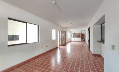 edificio en arriendo en latino. Cod A22136