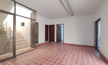 edificio en arriendo en latino. Cod A22136