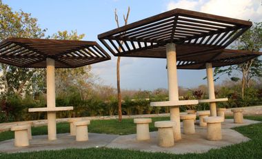 Terreno en venta con múltiples amenidades en Conkal