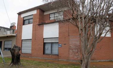 Venta casa 7 ambientes garage y terraza en Quilmes
