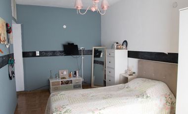 Venta casa 7 ambientes garage y terraza en Quilmes