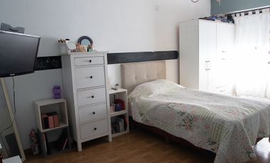 Venta casa 7 ambientes garage y terraza en Quilmes