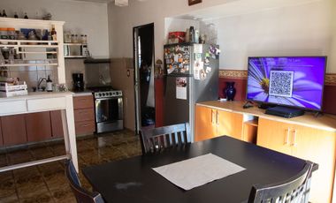Venta casa 7 ambientes garage y terraza en Quilmes