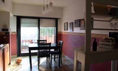 Venta casa 7 ambientes garage y terraza en Quilmes