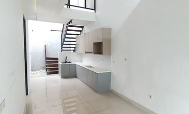 Rumah Minimalis modern di Kencana Loka BSD CITY, 24 jam security