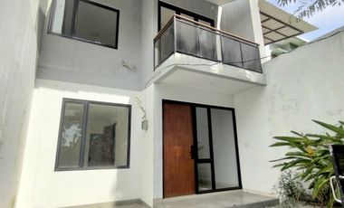 Rumah Minimalis modern di Kencana Loka BSD CITY, 24 jam security