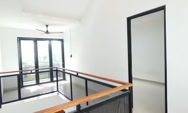 Rumah Minimalis modern di Kencana Loka BSD CITY, 24 jam security