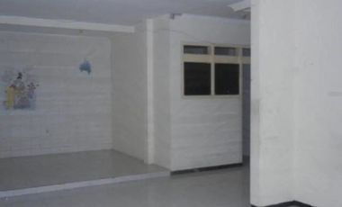 Rumah usaha Jalan Pakis Tirtosari, Strategis