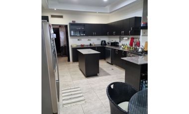 Alquilo Extraordinaria  Casa amoblada en Albrook con Gran espacio