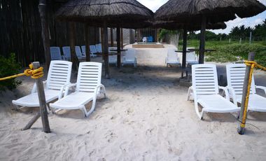 Villa en Venta a 200m de la playa con Club De Playa en Telchac