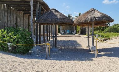 Villa en Venta a 200m de la playa con Club De Playa en Telchac