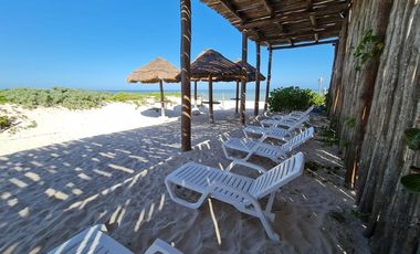 Villa en Venta a 200m de la playa con Club De Playa en Telchac