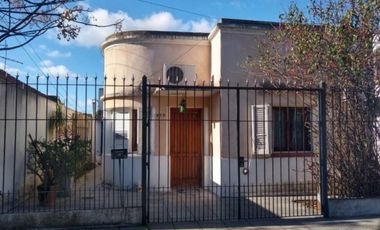 CASA DE 2 DORMITORIOS