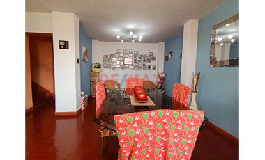 Venta Casa  3 Pisos Incluye Departamento Independiente