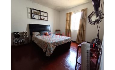 Venta Casa  3 Pisos Incluye Departamento Independiente