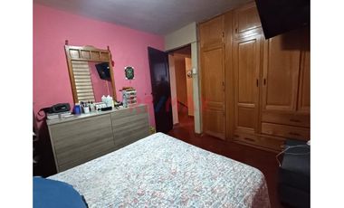 Venta Casa  3 Pisos Incluye Departamento Independiente