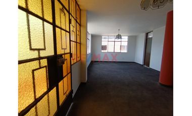 Venta Casa  3 Pisos Incluye Departamento Independiente