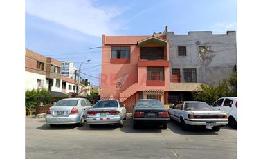 Venta Casa  3 Pisos Incluye Departamento Independiente