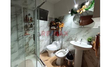 Venta Casa  3 Pisos Incluye Departamento Independiente