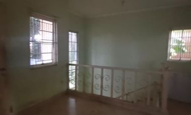 Rumah Butuh Sedikit Perawatan di Empire Park Sentul City