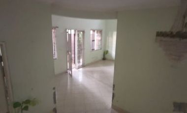 Rumah Butuh Sedikit Perawatan di Empire Park Sentul City