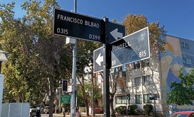 Casa con Locales Arrendados Barrio Italia