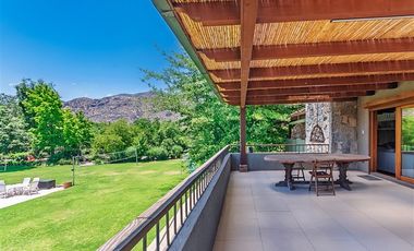 Espectacular casa en gran terreno Las Brisas de Chicureo