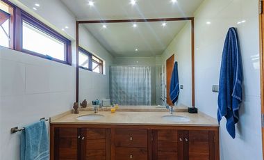 Espectacular casa en gran terreno Las Brisas de Chicureo