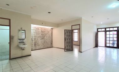 Tersedia kembali!! Rumah Kelapa Nias Raya, Kelapa Gading. Bisa untuk hunian maupun usaha.