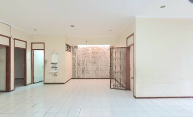 Tersedia kembali!! Rumah Kelapa Nias Raya, Kelapa Gading. Bisa untuk hunian maupun usaha.