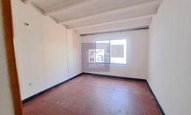 COD. 4035 - SE ARRIENDA APARTAMENTO - BARRIO: GIRON