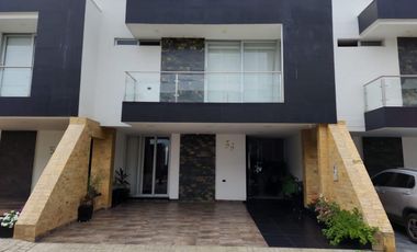 casa en venta en c.c savanna club. Cod V2319