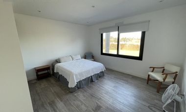 GRAN CASA A ESTRENAR EN PILARA