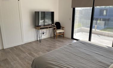 GRAN CASA A ESTRENAR EN PILARA