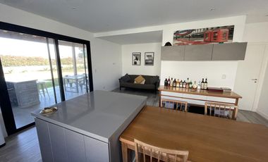 GRAN CASA A ESTRENAR EN PILARA