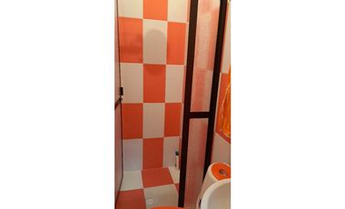 SE VENDE CASA MUY AMPLIA EN CALDAS