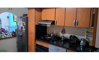 SE VENDE CASA MUY AMPLIA EN CALDAS
