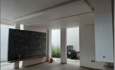 CASA EN ZACAPU, TRES RECAMARAS, PARA TERMINAR AL GUSTO