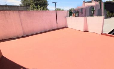 VENTA CASA de 5 ambientes con Parque - Garaje  y Galpón